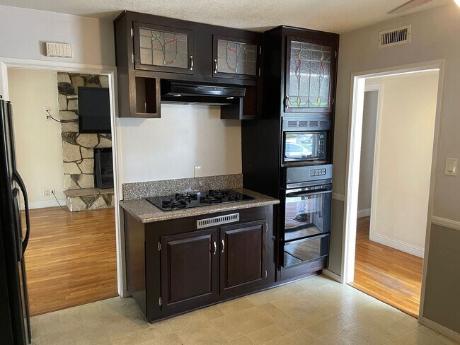 Building Photo - California Ranch Home in the Heart of Lomita