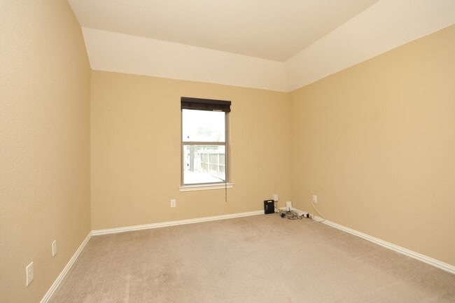 Building Photo - 6615 Goldspier St