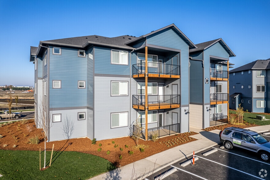 Smith Creek Apartments 800 Kirksey St Woodburn OR 97071 Apartment