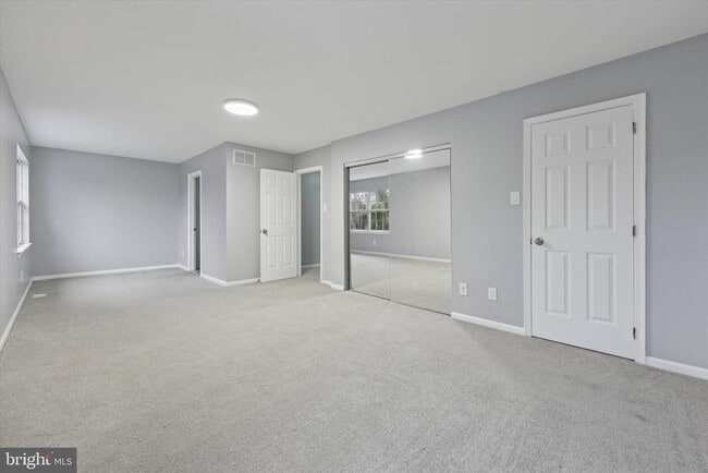 Building Photo - 306 Manor Ln
