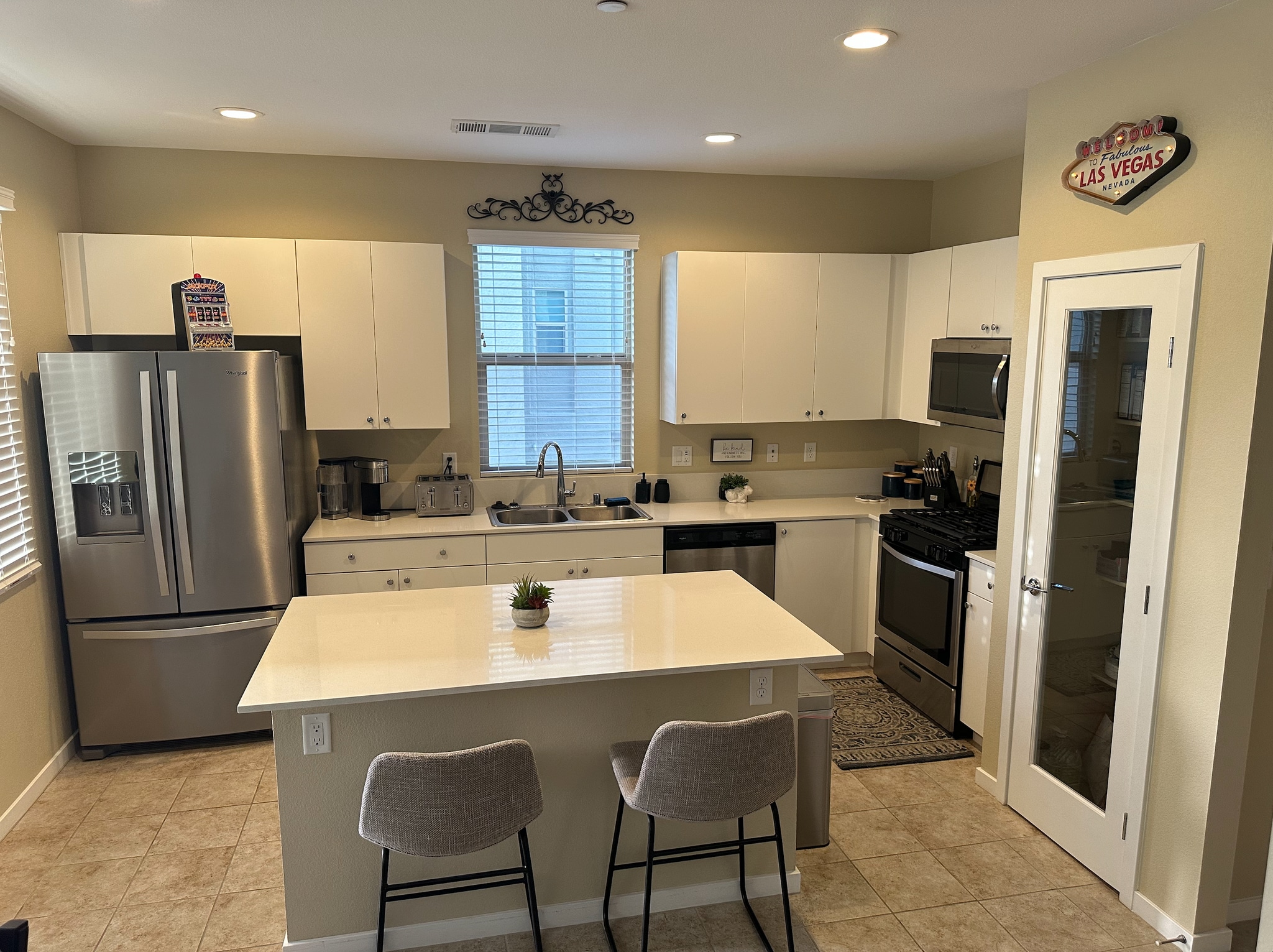 Building Photo - 11257 Rainbow Peak Ave