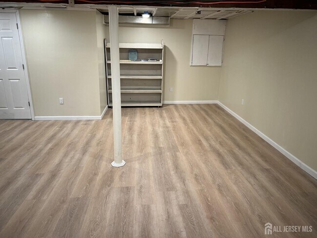 Building Photo - 30 Cypress St