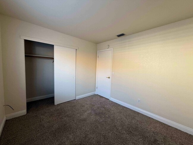 Building Photo - 3 Bed Antelope Home Close to Schools