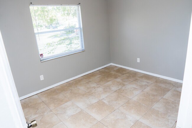 Building Photo - 1483 Elderton Dr