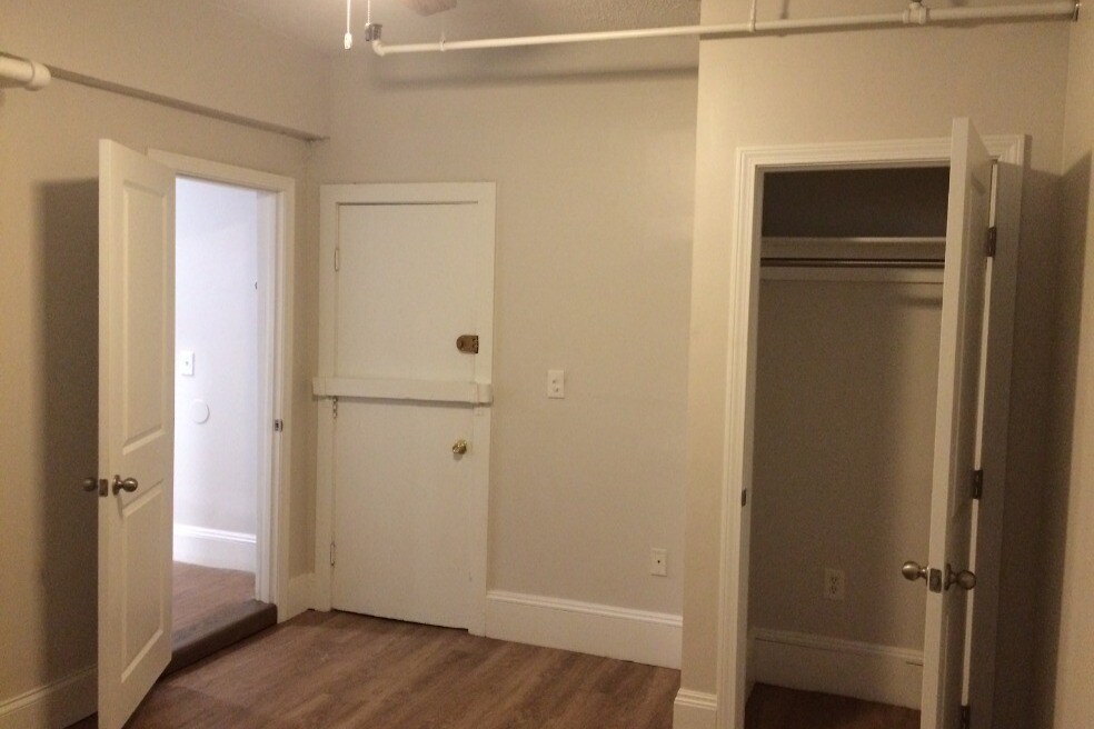 Building Photo - 171 Hemenway St