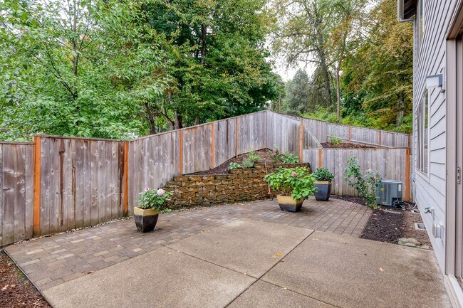 Building Photo - Beautiful 4 Bedroom, 2.5 Bath Home for Rent in Annand Heights, Tigard, OR