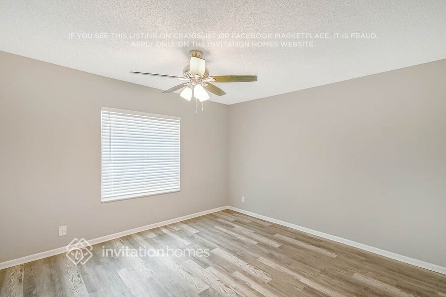 Building Photo - 5754 Lincoln Cir E