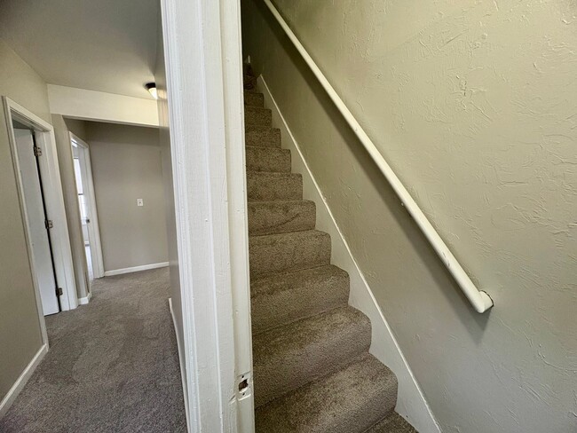 Building Photo - 3 Bedroom 2 Bathroom in York!