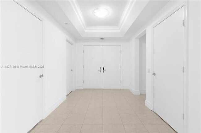Building Photo - 21200 NE 38th Ave