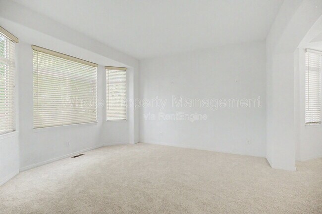 Building Photo - 11081 Independence Cir W