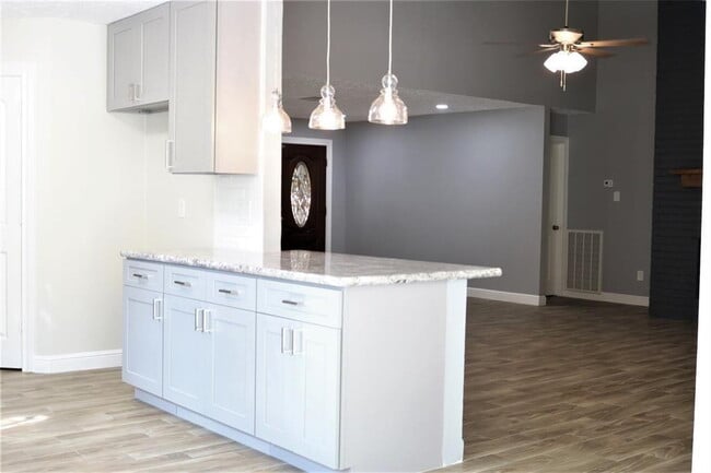 Building Photo - Beautiful 4-bedroom, 2-bath home