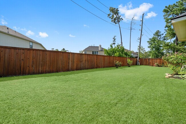 Building Photo - 7 Fraiser Fir Pl