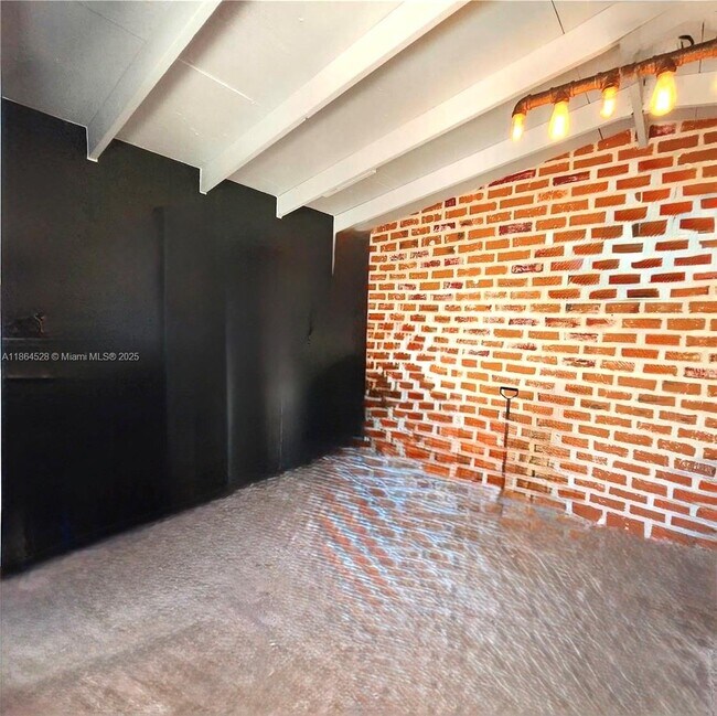 Building Photo - 1700 SW 16th Ter