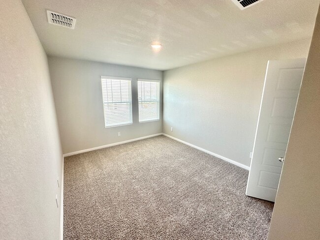 Building Photo - Luxury 2-Story, 4-Bed/ 2.5-Bath Duplex in ...