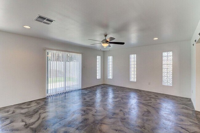 Building Photo - Fabulous, Remodeled Top to Bottom house!!!!