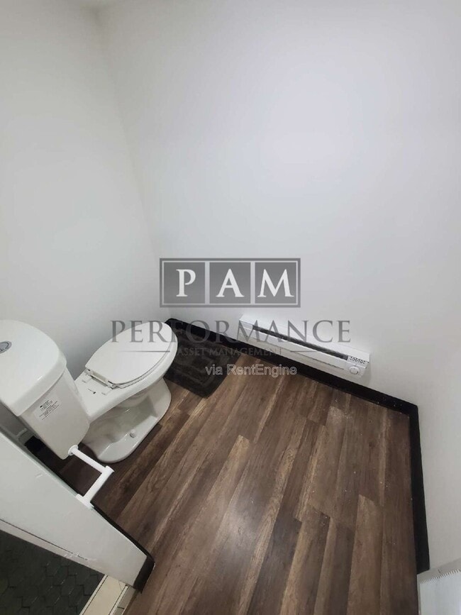 Building Photo - 2829 S Howell Ave