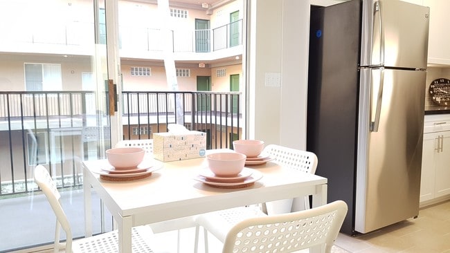 Building Photo - 1561 S Barrington Ave