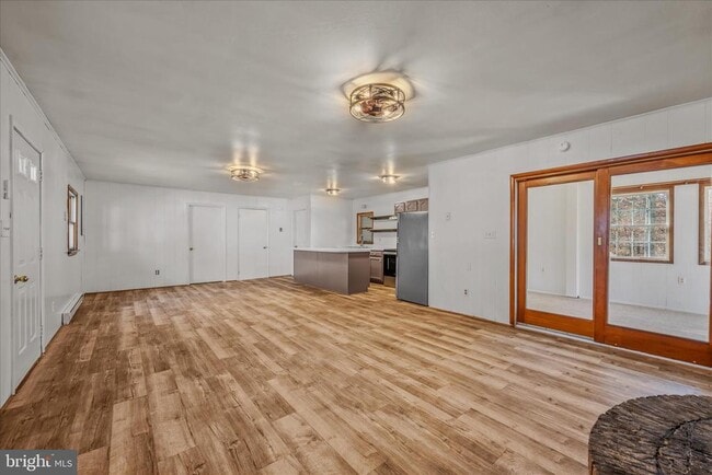 Building Photo - 438 Gloyd Ln