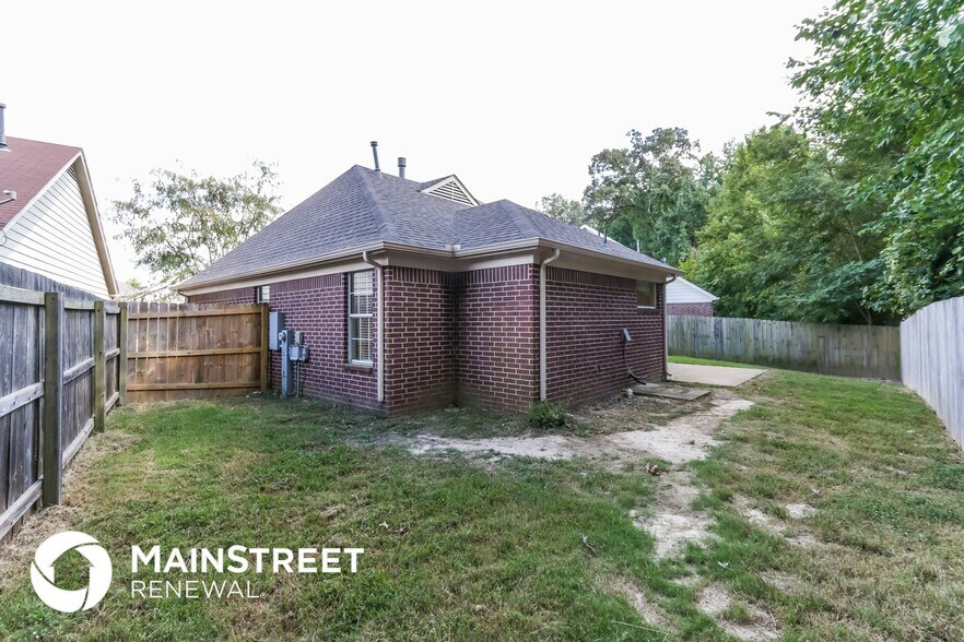 Building Photo - 1897 Garden Leaf Dr