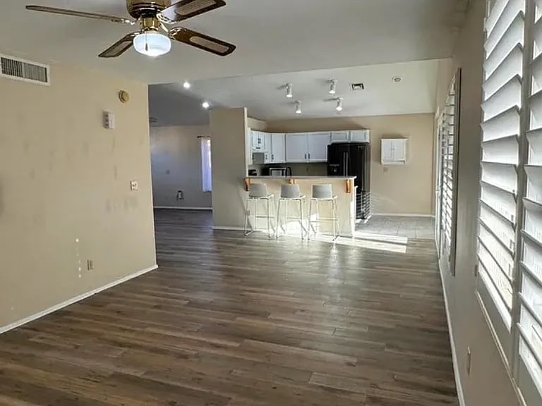 Building Photo - 15002 S 27th Way