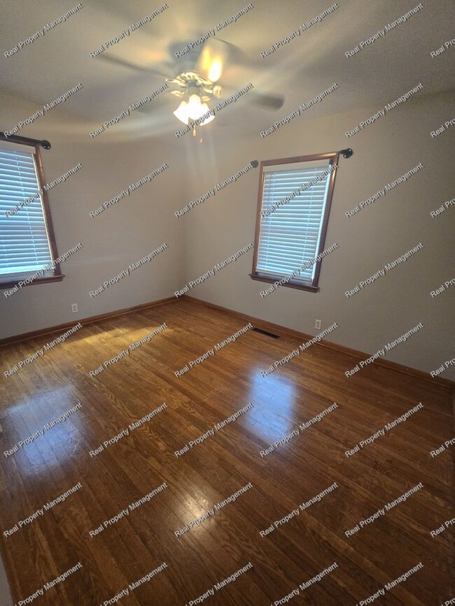 Building Photo - Three Bedroom Ranch