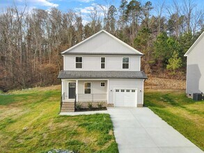 Building Photo - Beautiful 4 Bed 3 Bath Home in Concord