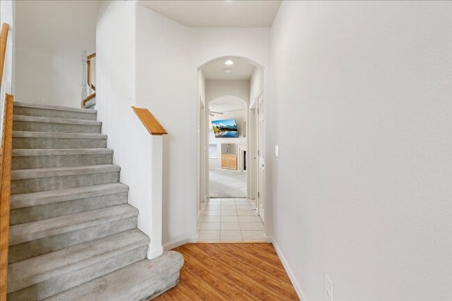 Building Photo - 7 Pewter Ct