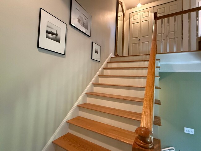 Building Photo - Charming 3-Bedroom Condo in Laconia, NH – ...