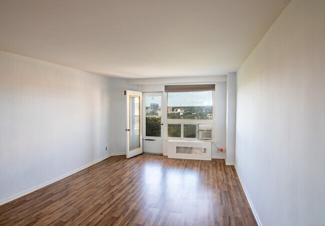 Building Photo - 91 Strawberry Hill Ave
