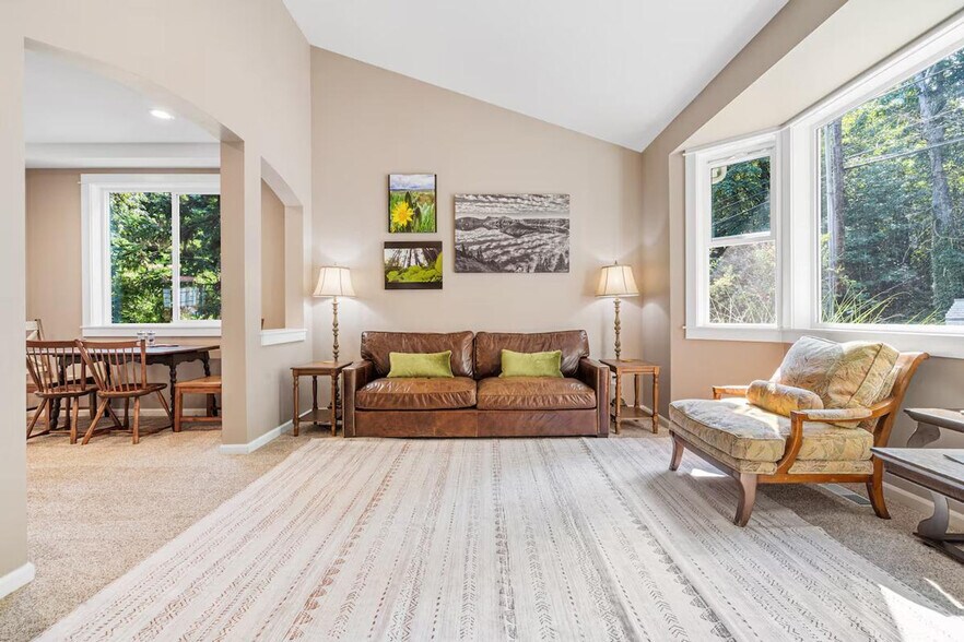 Building Photo - 2847 NE 178th St