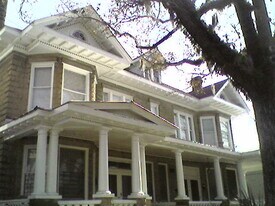 Building Photo - 2220 Barnard St