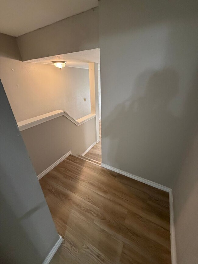 Building Photo - 5829 Phoenix Dr
