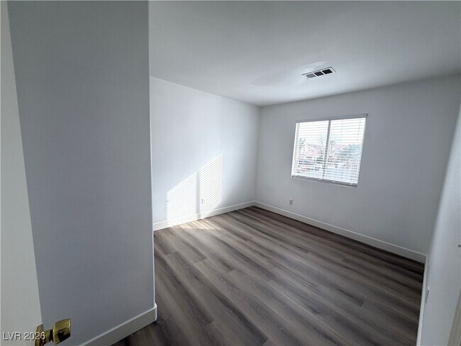 Building Photo - 7383 W Diablo Dr