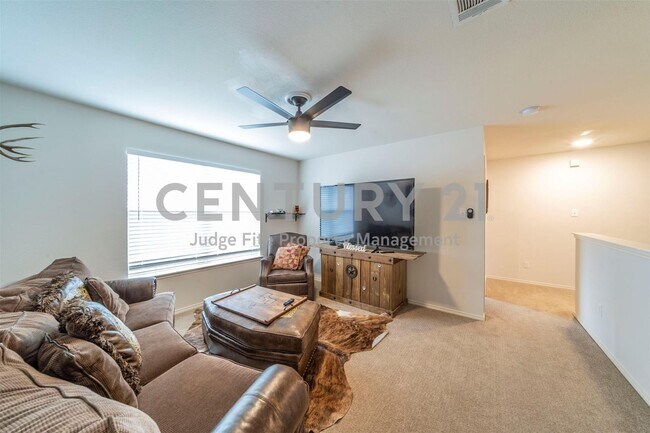 Building Photo - Meticulously Maintained 2-Story 3/2.5/2 in...