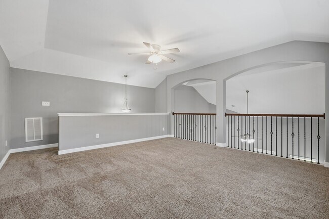 Building Photo - 1715 Round Oak Ln