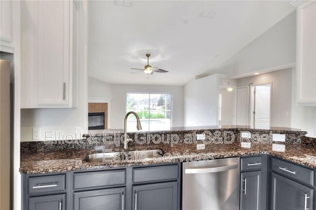 Building Photo - 6562 Evergreen Park Dr