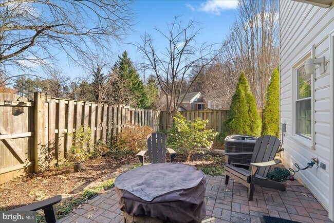 Building Photo - 2071 Van Tuyl Pl