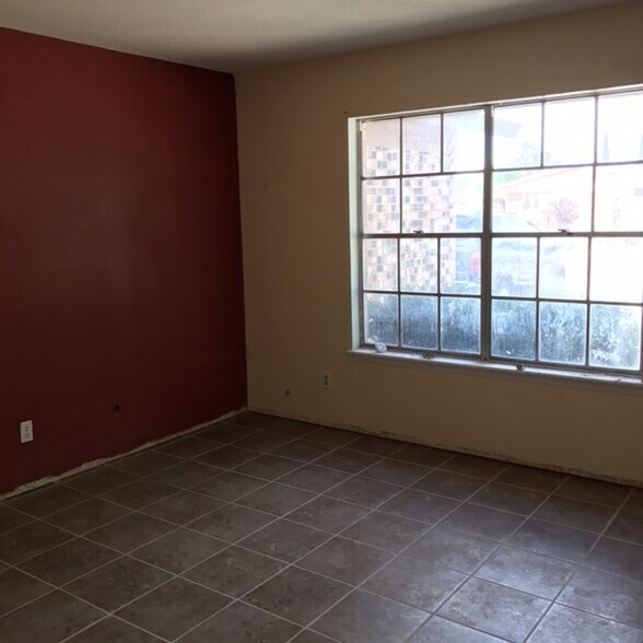 Building Photo - 11320 Bunky Henry Ln
