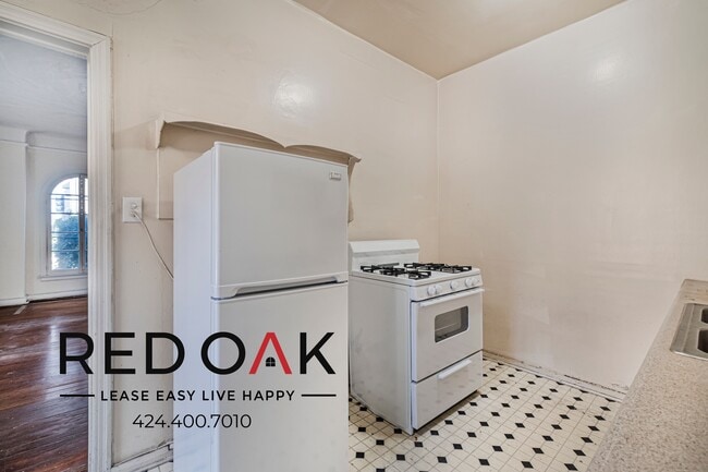 Building Photo - ~1 Month FREE~ Vintage Inspired Two Story ...