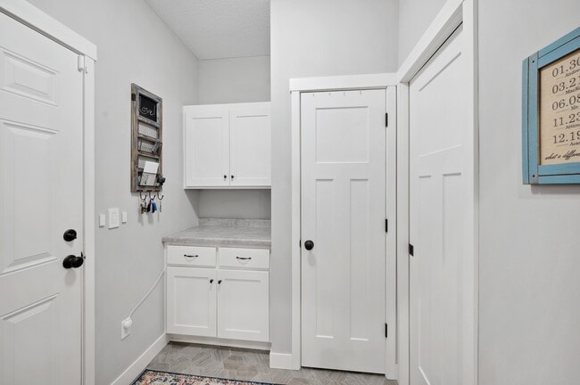 Building Photo - 7356 Kalland Cir NE