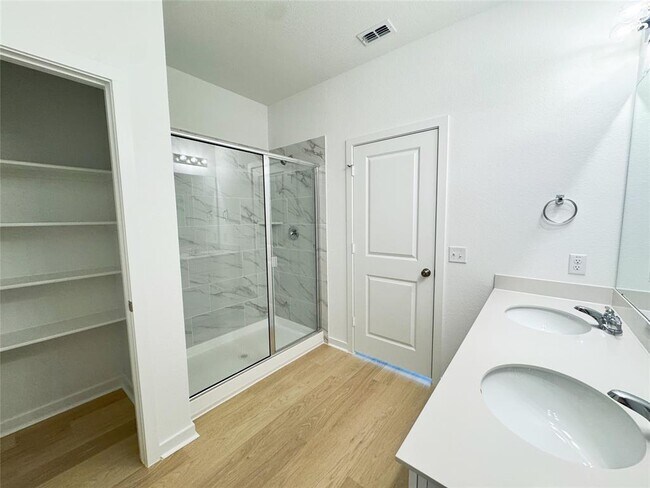 Building Photo - 368 Kapok St