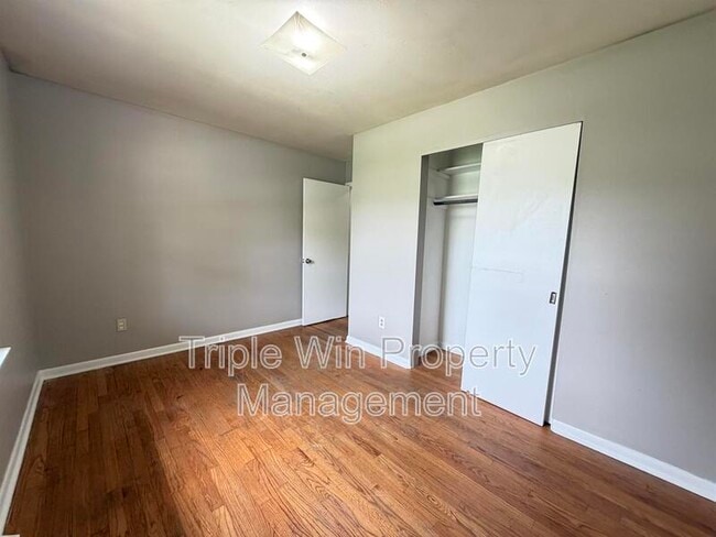 Building Photo - 1664 Talisman Ln