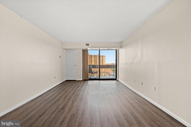 Building Photo - 5300 Holmes Run Pkwy