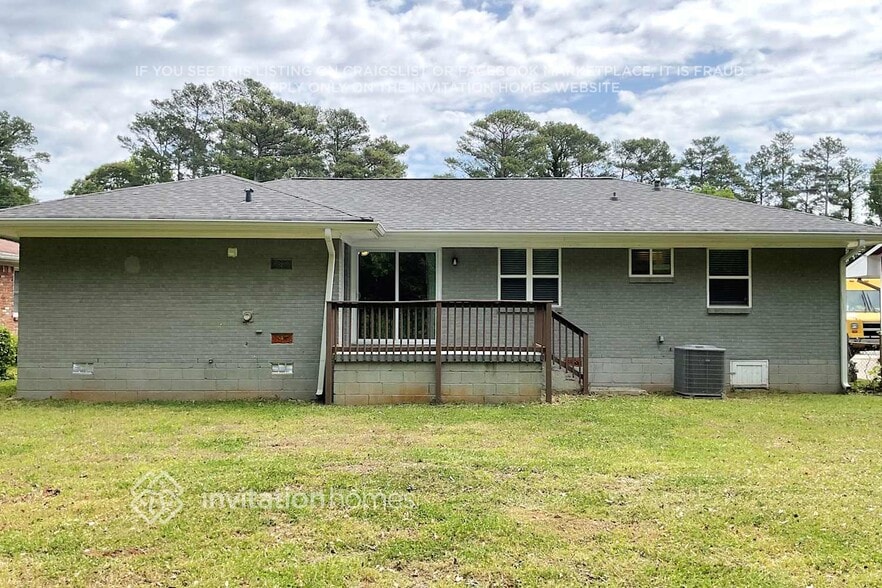 Building Photo - 2145 Green Forrest Dr