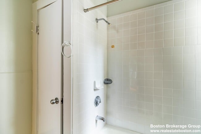 Building Photo - 787 Columbia Rd