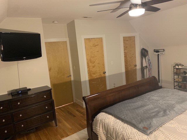 Master Bedroom - 51 Glen Rd