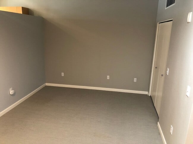 Building Photo - 1Bd/1Ba Seattle Condo
