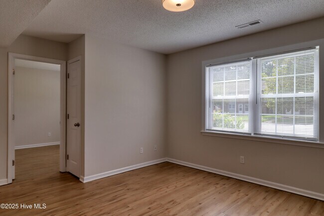 Building Photo - 2314 Indian Dr