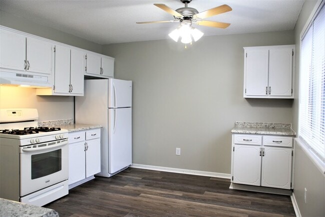 Building Photo - 2755 Glenbriar St