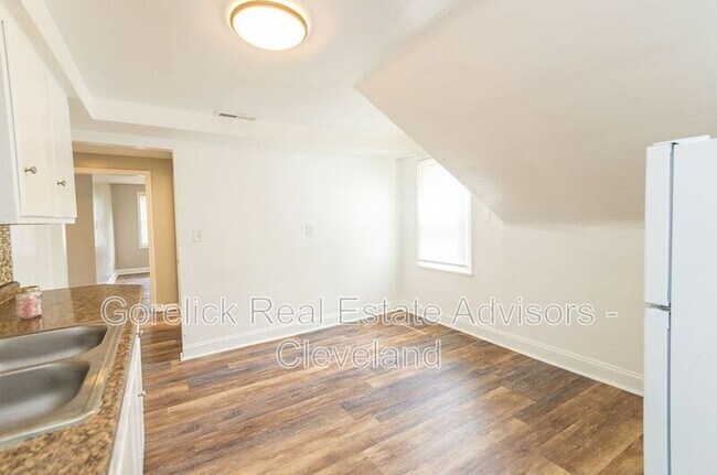 Building Photo - 1340 Sheffield Rd